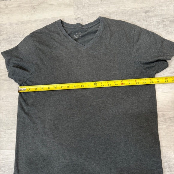 J. Crew Men's Slim Washed Gray V-Neck Shirt Size L - Picture 11 of 17